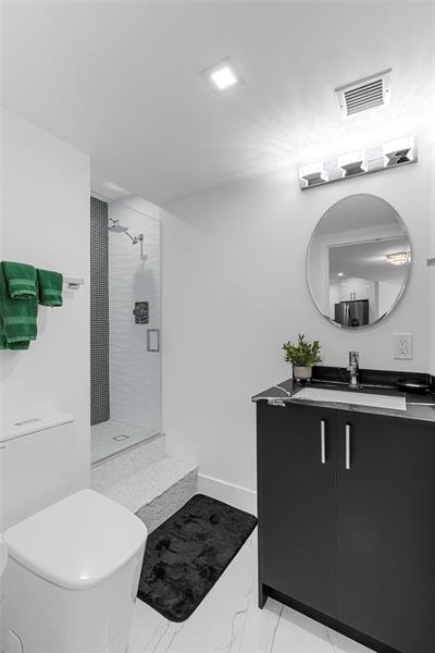 Image 18 of 35 For 3000 Holiday  606