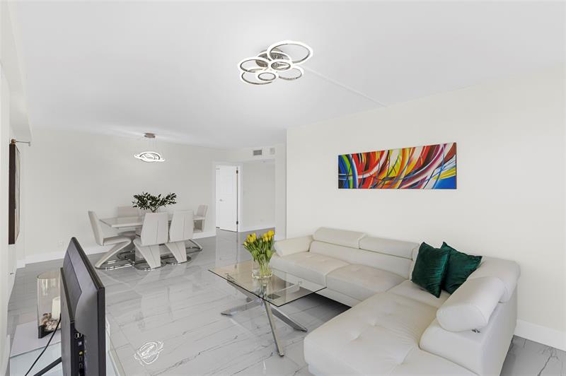 Image 26 of 35 For 3000 Holiday  606