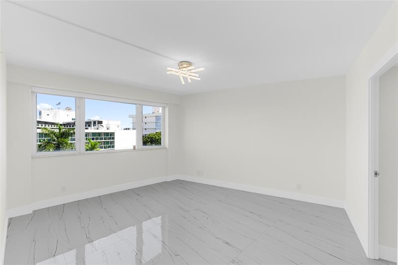 Image 28 of 35 For 3000 Holiday  606