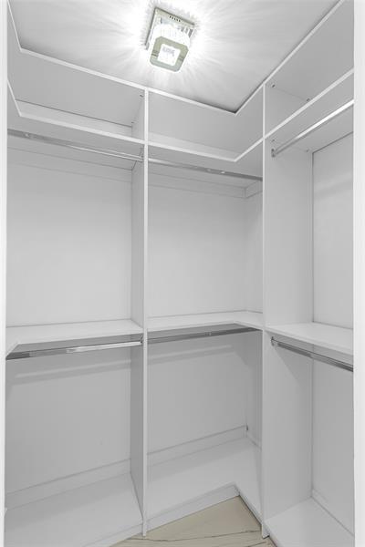 Image 33 of 35 For 3000 Holiday  606