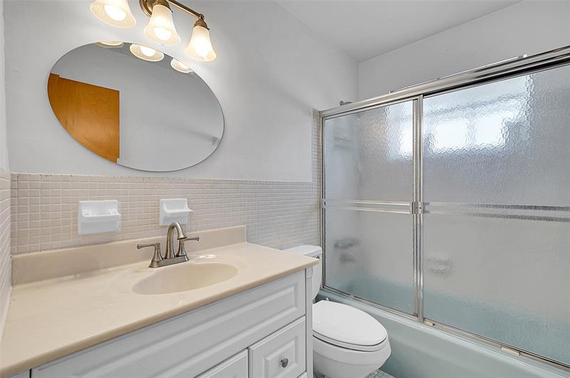 Image 12 of 29 For 2705 Roosevelt St