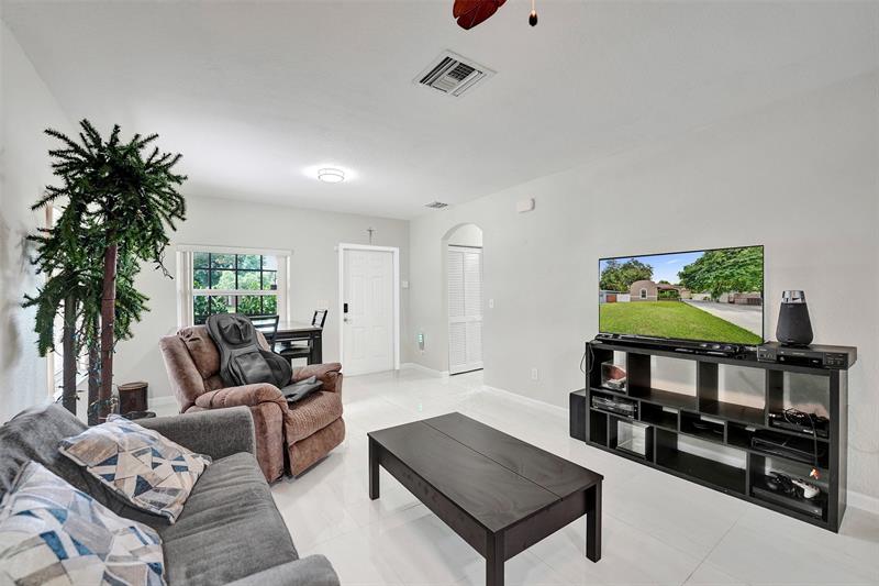 Image 3 of 99 For 1660 29th Ave