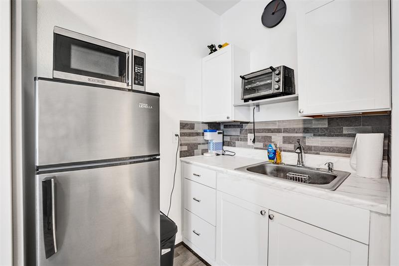 Image 73 of 99 For 1660 29th Ave