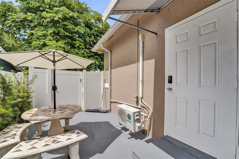 Image 81 of 99 For 1660 29th Ave