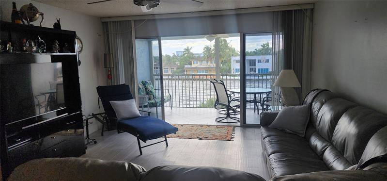 Image 14 of 40 For 299 Riverside Dr  303