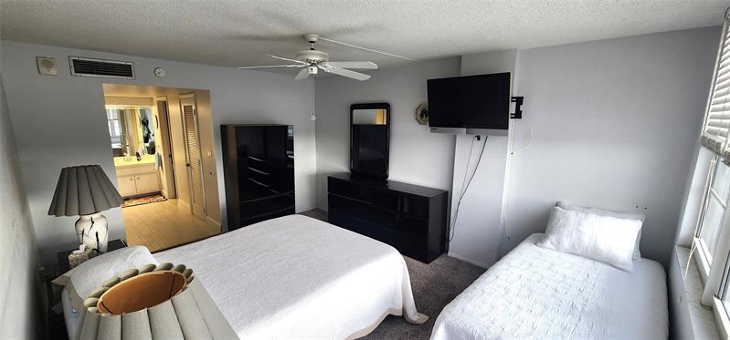 Image 22 of 40 For 299 Riverside Dr  303