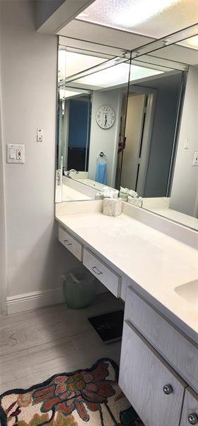 Image 24 of 40 For 299 Riverside Dr  303