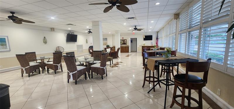 Image 29 of 40 For 299 Riverside Dr  303