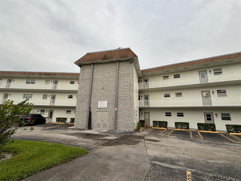 Details for 5000 36th Street  606, Lauderdale Lakes, FL 33319