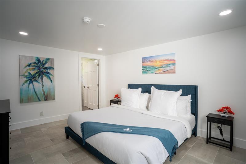 Image 4 of 40 For 400 26th Dr  