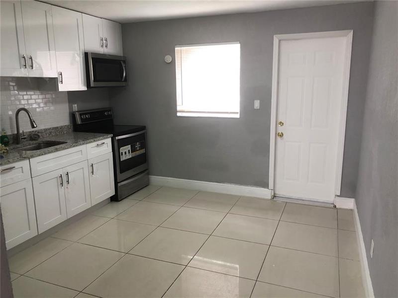 Image 3 of 11 For 839 14th Way  1