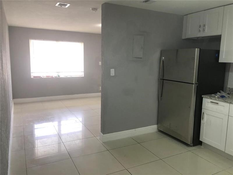 Image 4 of 11 For 839 14th Way  1