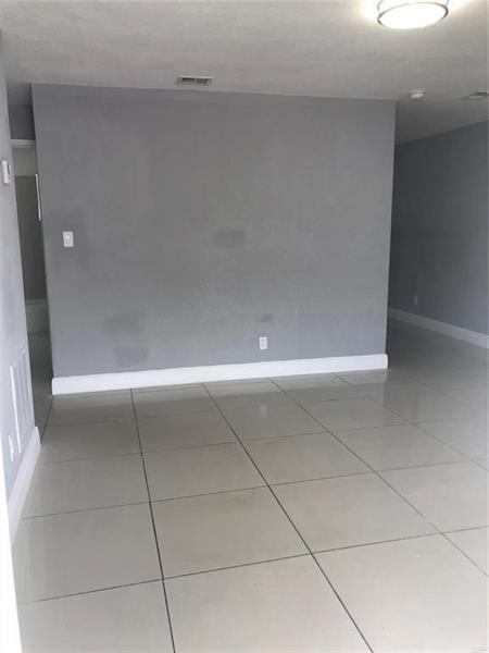 Image 5 of 11 For 839 14th Way  1