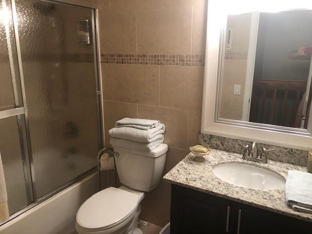 Image 7 of 13 For 22065 Las Brisas Cir  402