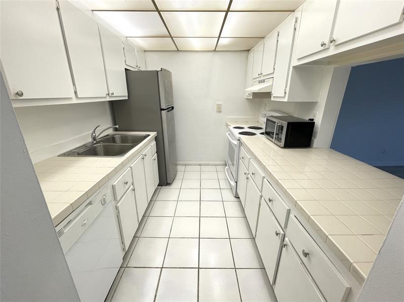 Details for 2050 Congress Ave  405, West Palm Beach, FL 33401