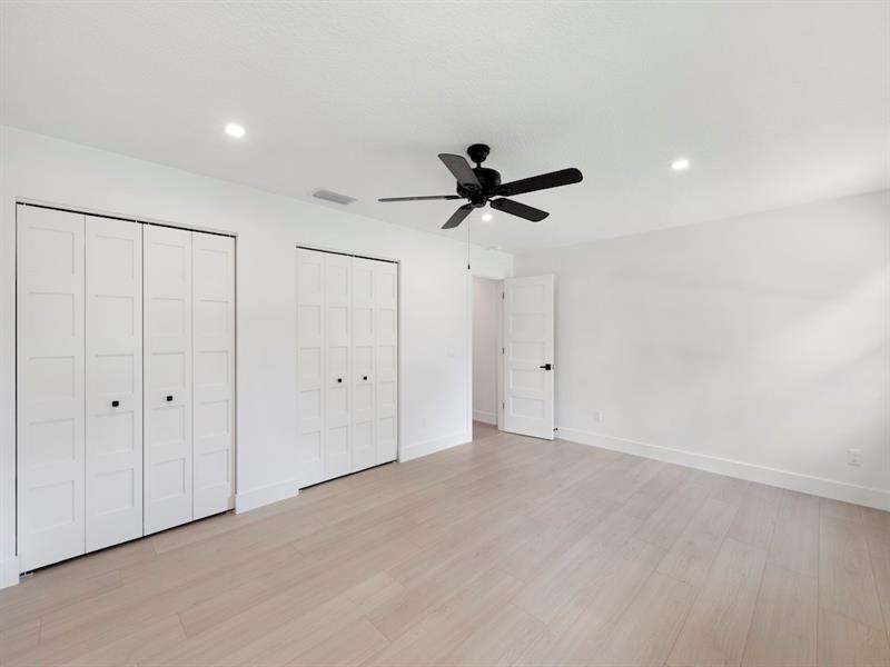 Image 23 of 42 For 9075 12th St
