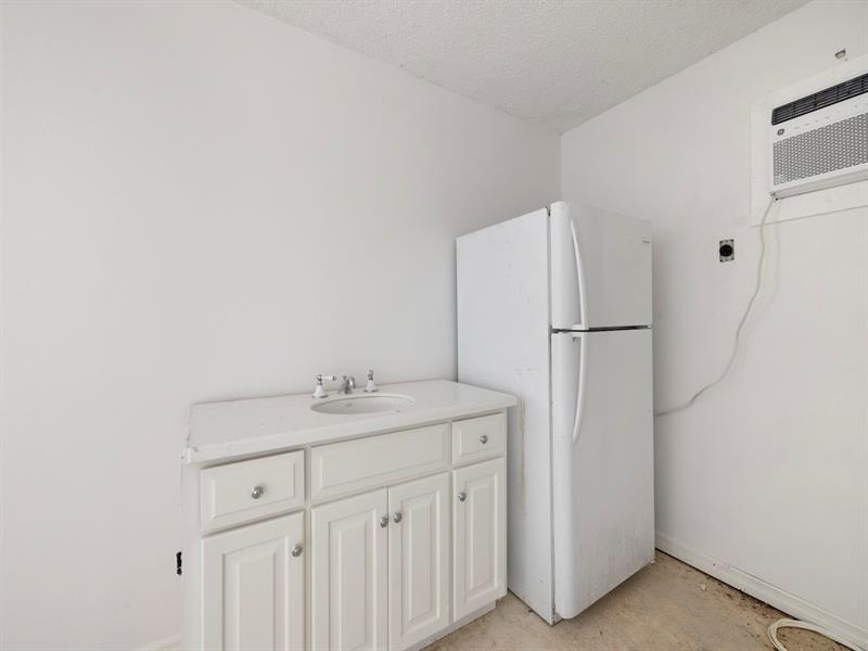 Image 39 of 42 For 9075 12th St