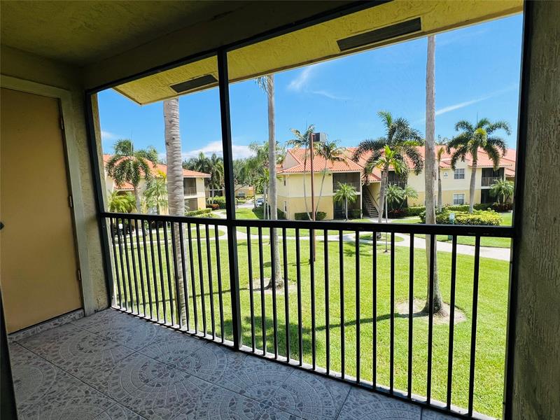 Image 11 of 23 For 1241 46th Ave  1008