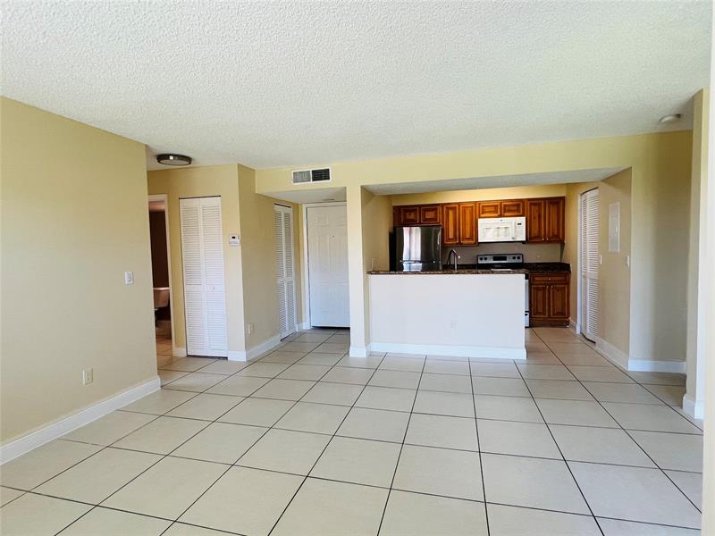 Image 16 of 23 For 1241 46th Ave  1008
