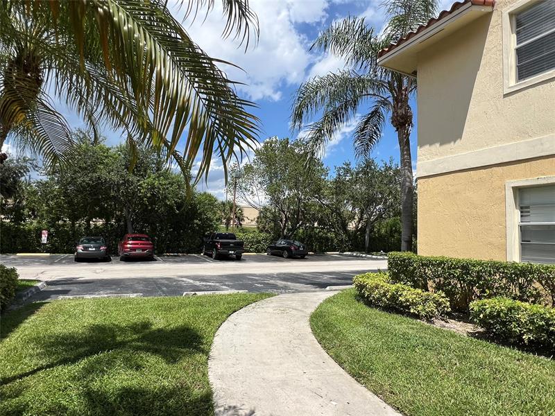 Image 4 of 23 For 1241 46th Ave  1008