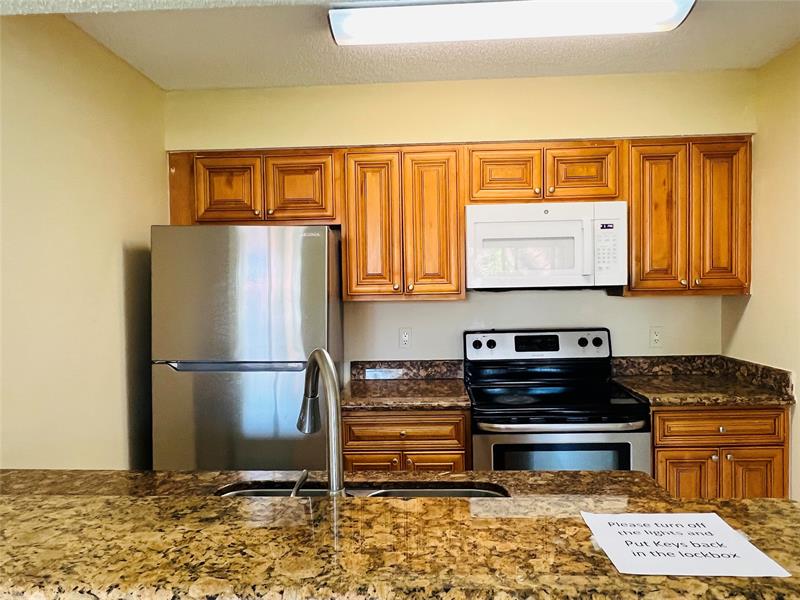 Image 5 of 23 For 1241 46th Ave  1008