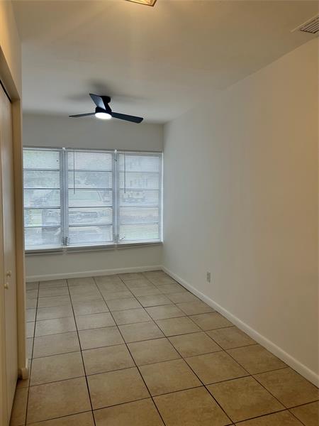Image 18 of 23 For 117 4th St  2 - Side