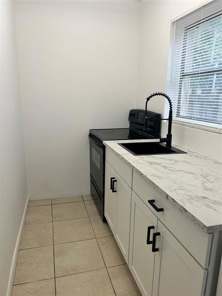 Image 6 of 23 For 117 4th St  2 - Side