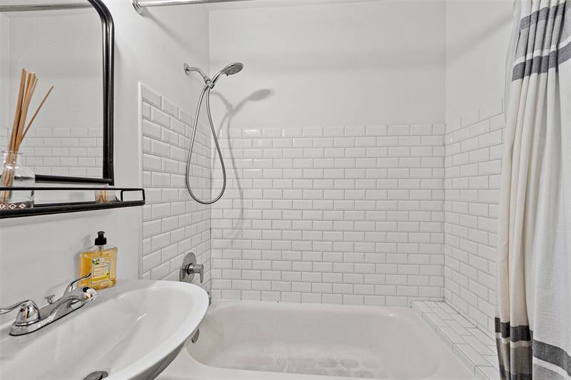 Image 22 of 44 For 1221 18th St
