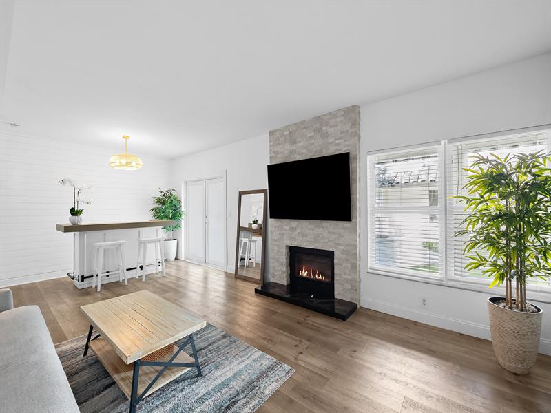 Image 11 of 27 For 1524 12th St  5