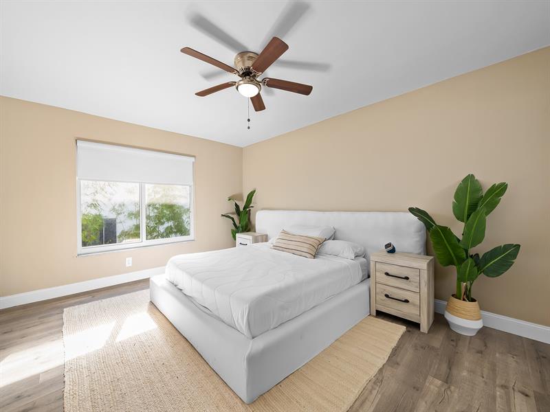 Image 18 of 27 For 1524 12th St  5