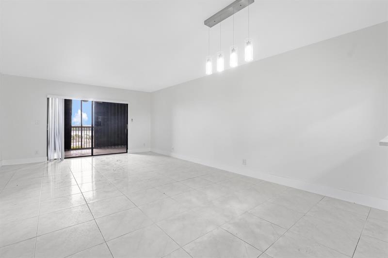 Image 19 of 27 For 2200 Cypress Bend Dr  805