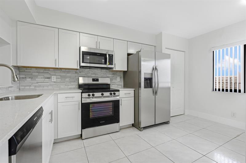 Image 3 of 27 For 2200 Cypress Bend Dr  805