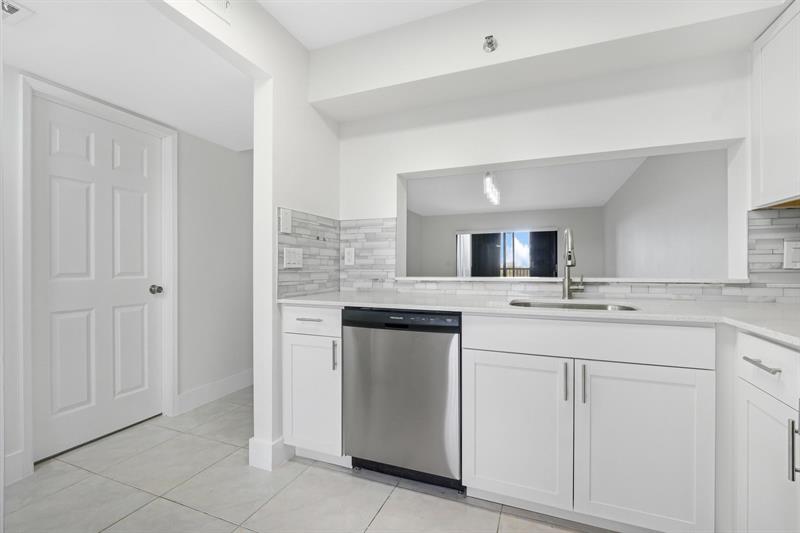Image 6 of 27 For 2200 Cypress Bend Dr  805