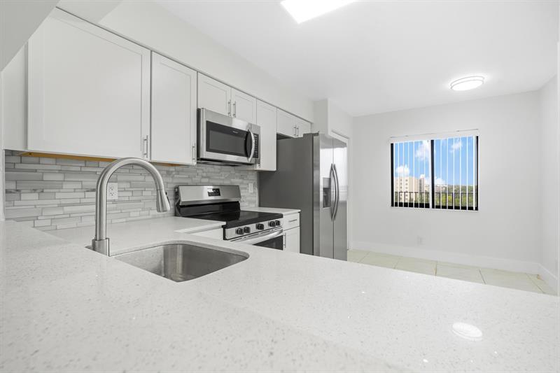Image 9 of 27 For 2200 Cypress Bend Dr  805