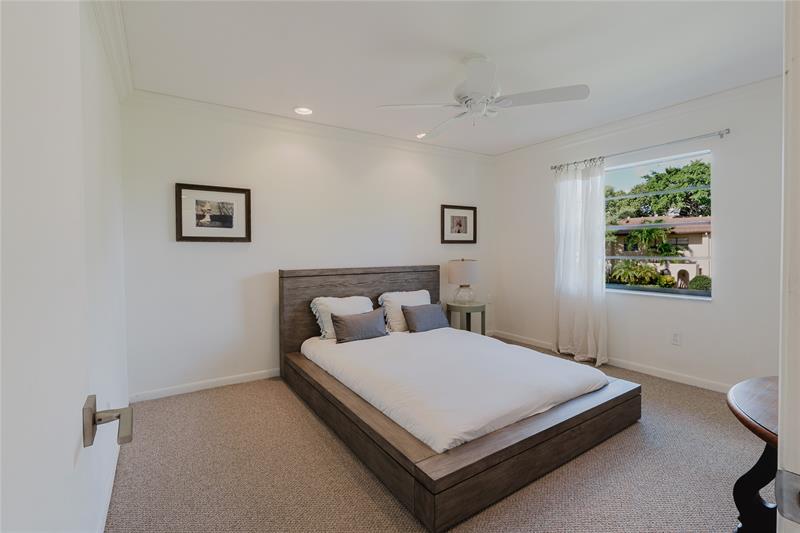 Image 12 of 27 For 9277 Vista Del Lago  39b