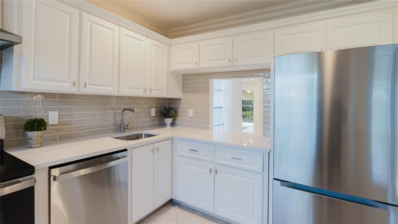 Image 21 of 27 For 9277 Vista Del Lago  39b