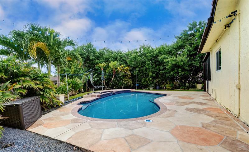 Image 3 of 47 For 3931 108th Ave