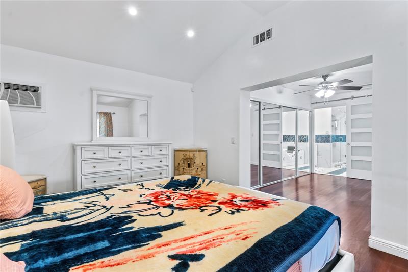 Image 37 of 47 For 3931 108th Ave