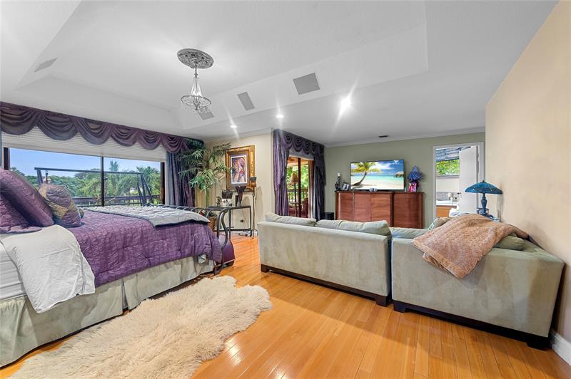 Image 16 of 43 For 10111 Vestal Ct