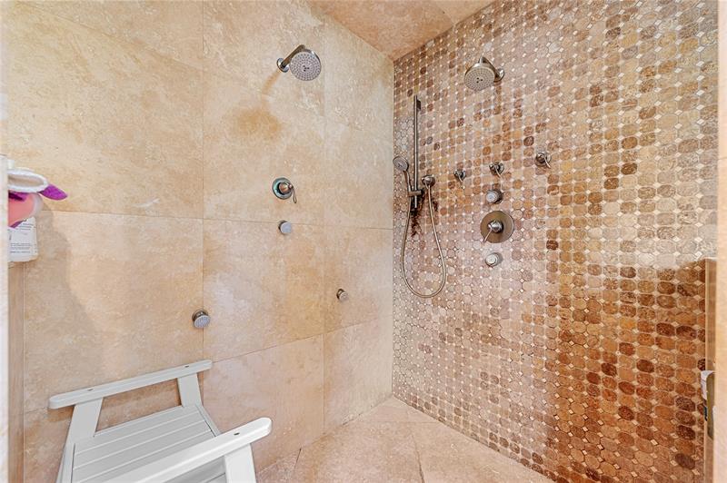 Image 21 of 43 For 10111 Vestal Ct