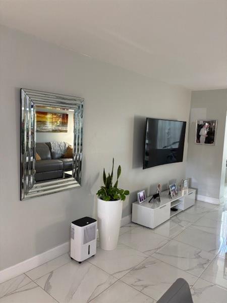 Image 11 of 27 For 3050 Holiday Springs Blvd  105