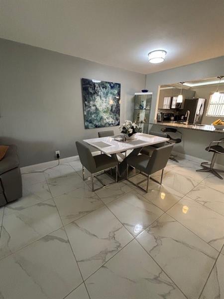 Image 21 of 27 For 3050 Holiday Springs Blvd  105