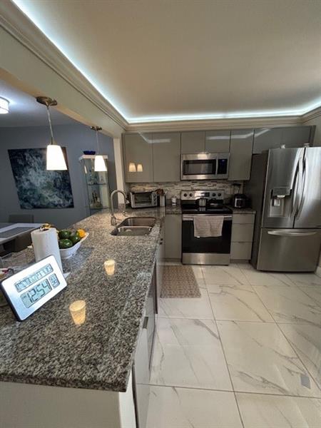 Image 5 of 27 For 3050 Holiday Springs Blvd  105