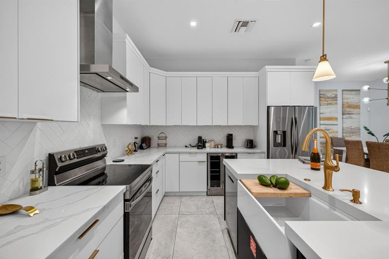 Image 16 of 54 For 4620 4th Av  