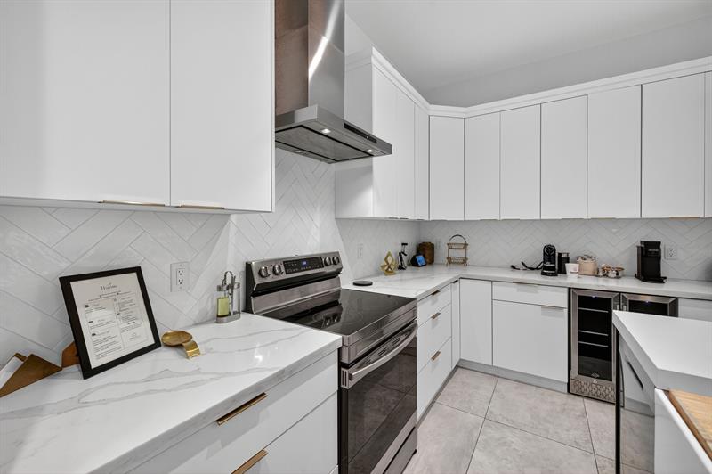 Image 17 of 54 For 4620 4th Av  