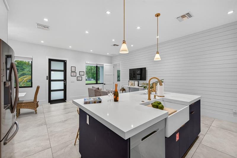 Image 18 of 54 For 4620 4th Av  