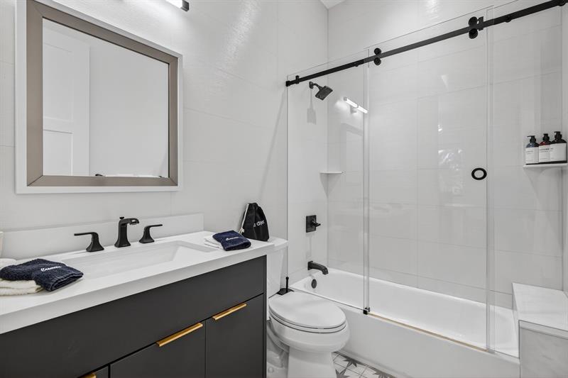 Image 33 of 54 For 4620 4th Av  