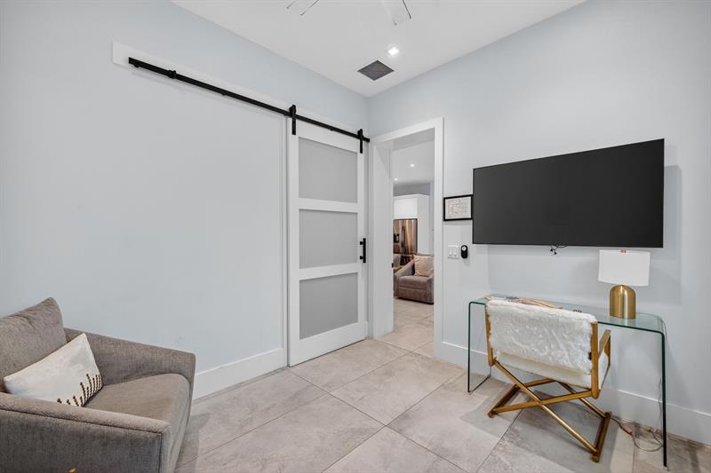 Image 39 of 54 For 4620 4th Av  