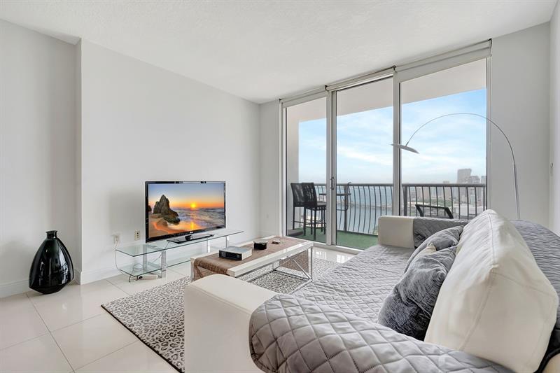 Image 18 of 56 For 1750 Bayshore Dr  4810
