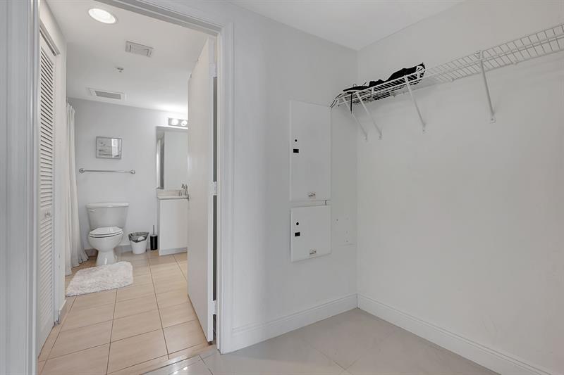 Image 25 of 56 For 1750 Bayshore Dr  4810